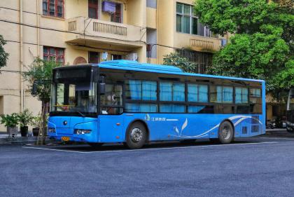 开始制作宇通ZK6105HG1模型